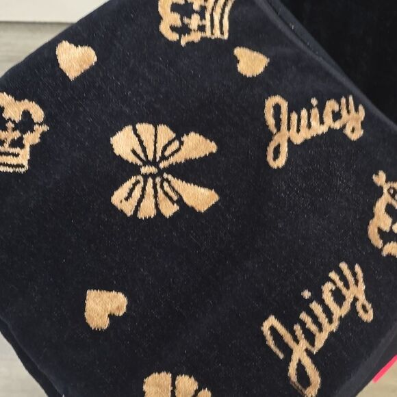 Juicy Couture Home Crown, Hearts, & Bow Oversized Bath Towel Set - Picture 2 of 11
